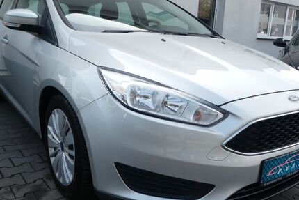 Ford Focus 111.700 km 10.850 &euro; Löhne 32584
