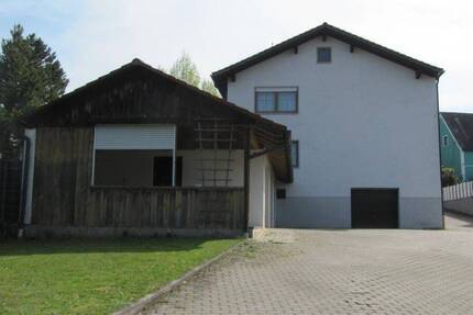 Zweifamilienhaus mit großen 4 12-Zimmer-Wohnungen in zentrumsnaher Lage von Mainburg 9 zimmer