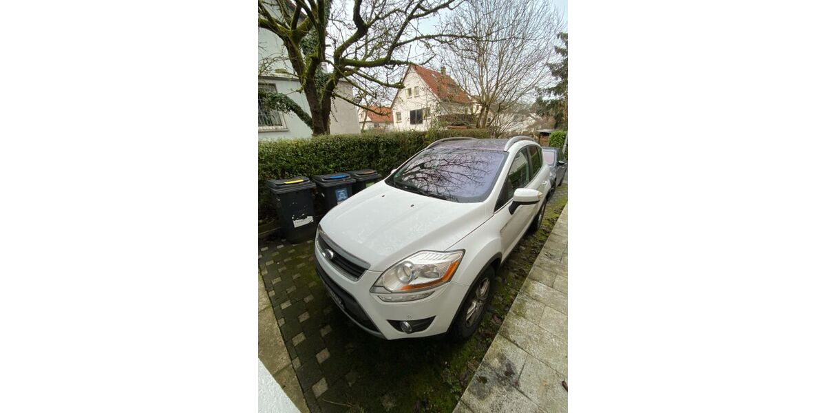 Ford Kuga 61.800 km 12.000 &euro; Wiesbaden 65187