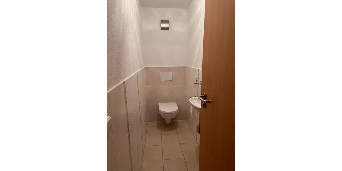 Erdgeschoßwohnung Metzingen - 4 Zimmer, 92 m&sup2;, 1.105&euro; | Angebot:25157268