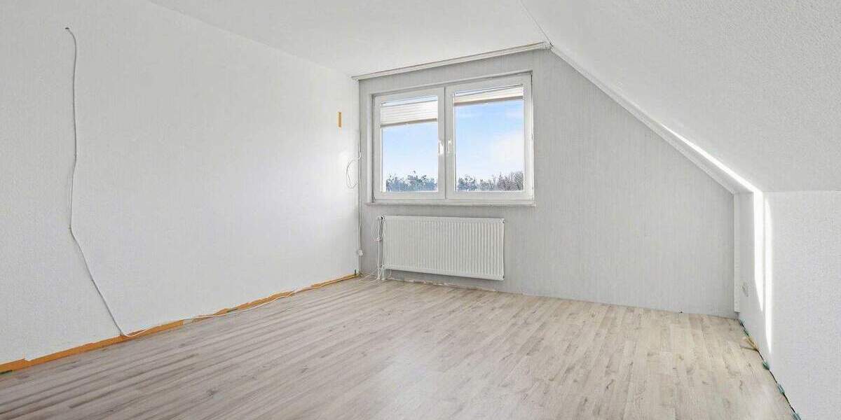 Etagenwohnung Radeberg - 2 Zimmer, 65 m&sup2;, 120.000&euro; | Angebot:25864328