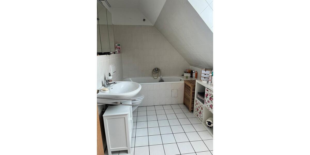 Dachgeschoßwohnung Hamm Braam-Ostwennemar - 4 Zimmer, 102 m&sup2;, 940&euro; | Angebot:26681776