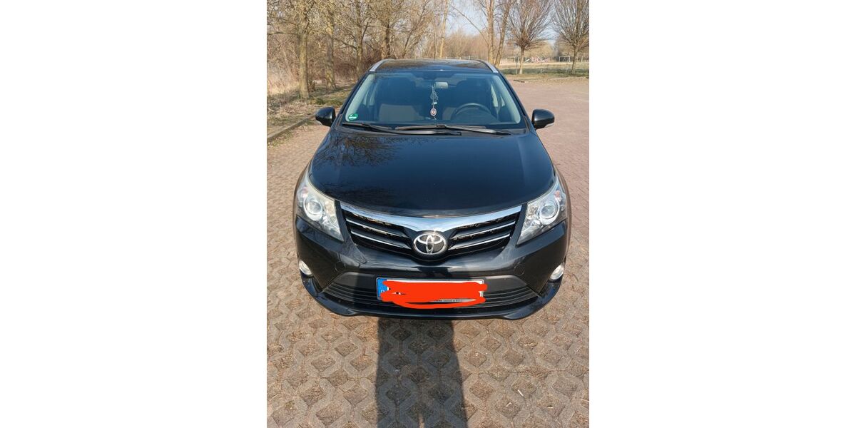 Toyota Avensis 190.400 km 8.000 &euro; Stralsund 18437