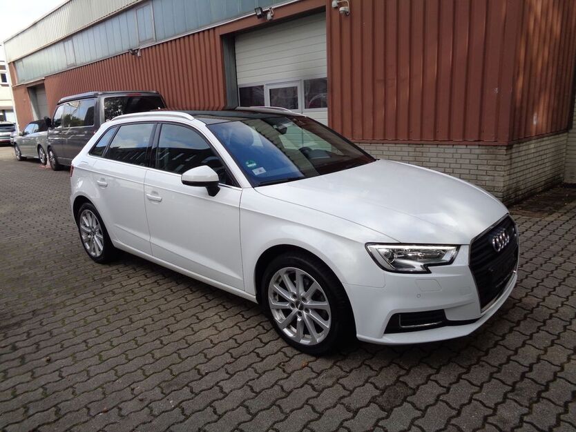 Audi A3 88.439 km 17.990 € Hamburg 22399