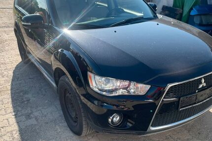 Mitsubishi Outlander 225.000 km 4.900 &euro; Zwönitz 08297