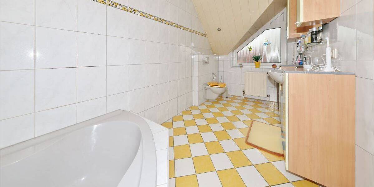 Einfamilienhaus Wilhelmshaven Fedderwarden - 8 Zimmer, 203 m&sup2;, 279.000&euro; | Angebot:26851798