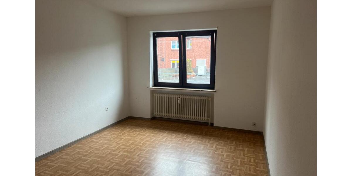 Etagenwohnung Nordenham - 4 Zimmer, 102 m&sup2;, 600&euro; | Angebot:25641830