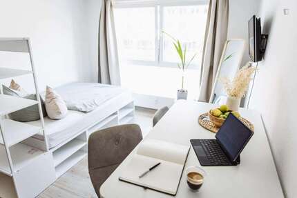 Zimmer Magdeburg - 1 Zimmer, 1.400&euro; | Angebot:27149710