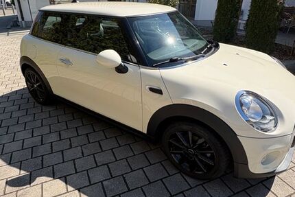 Mini ONE 99.327 km 9.900 &euro; Postau 84103
