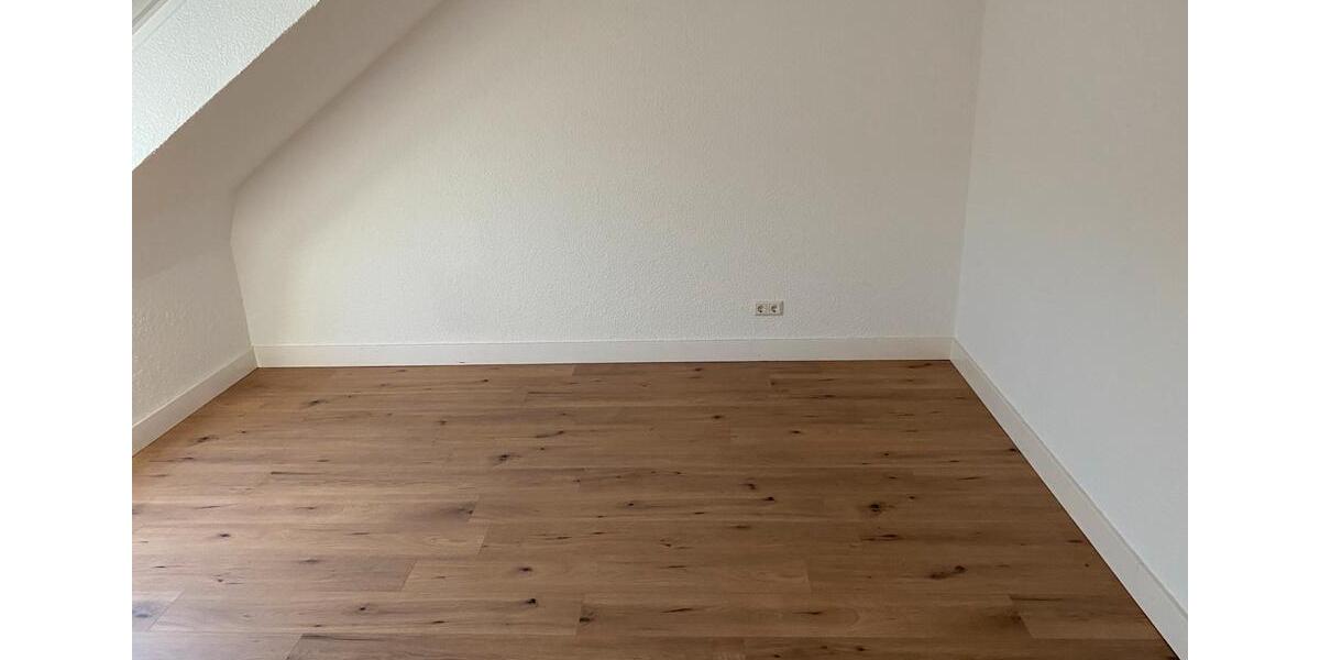 3 ZKB Dachwohnung, Hunde gern gesehen 3 zimmer