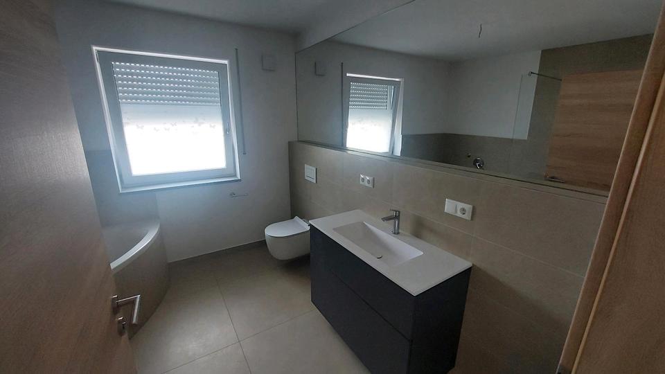 Erdgeschoßwohnung Falkenfels - 4 Zimmer, 118 m&sup2;, 1.000&euro; | Angebot:26459628