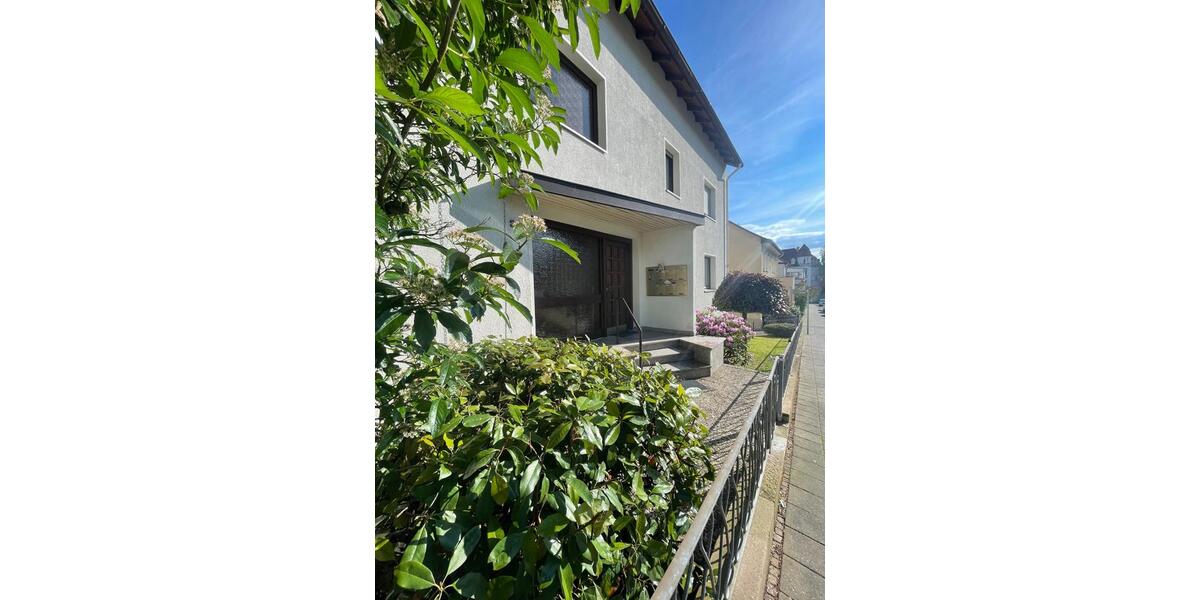 Helle 2 Zimmer Wohnung - zentral gelegen - teilmöbliert 2 zimmer