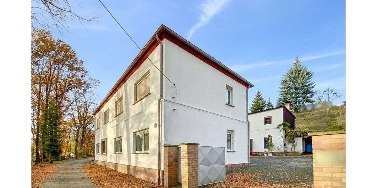 Einfamilienhaus Lauchhammer - 9 Zimmer, 300 m&sup2;, 270.000&euro; | Angebot:26160949