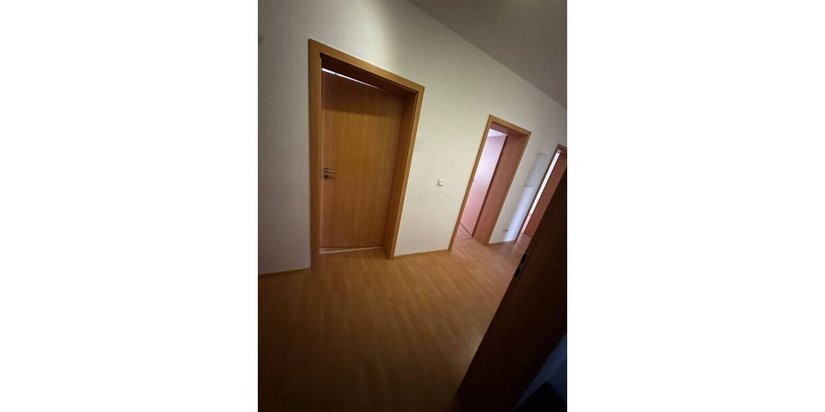 Zimmer Weißenfels - 4 Zimmer, 87 m&sup2;, 555&euro; | Angebot:26170805