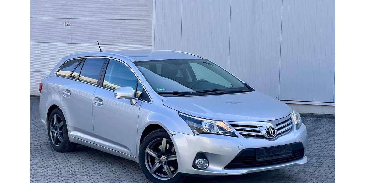 Toyota Avensis 192.000 km 5.500 &euro; Walldürn 74731