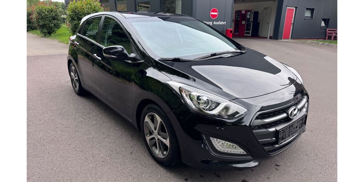 Hyundai i30 113.000 km 9.399 &euro; Lahr 77933
