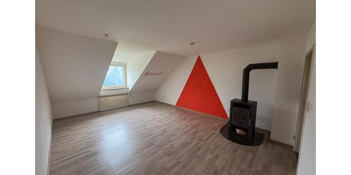 Dachgeschoßwohnung Ebern - 3 Zimmer, 80 m&sup2;, 500&euro; | Angebot:24946649