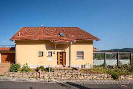 Hochwertiges Einfamilienhaus mit Einliegerwohnung 8 zimmer