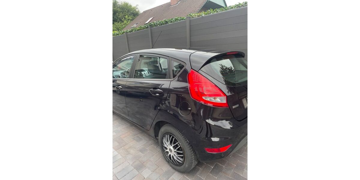 Ford Fiesta 220.000 km 2.699 &euro; Löningen 49624