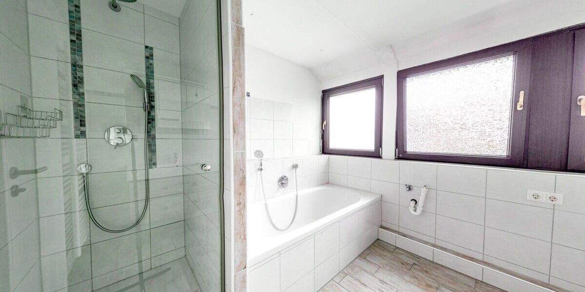 Mehrfamilienhaus, Wohnhaus Erlangen / Frauenaurach Frauenaurach - 7 Zimmer, 179 m&sup2;, 549.000&euro; | Angebot:25262689