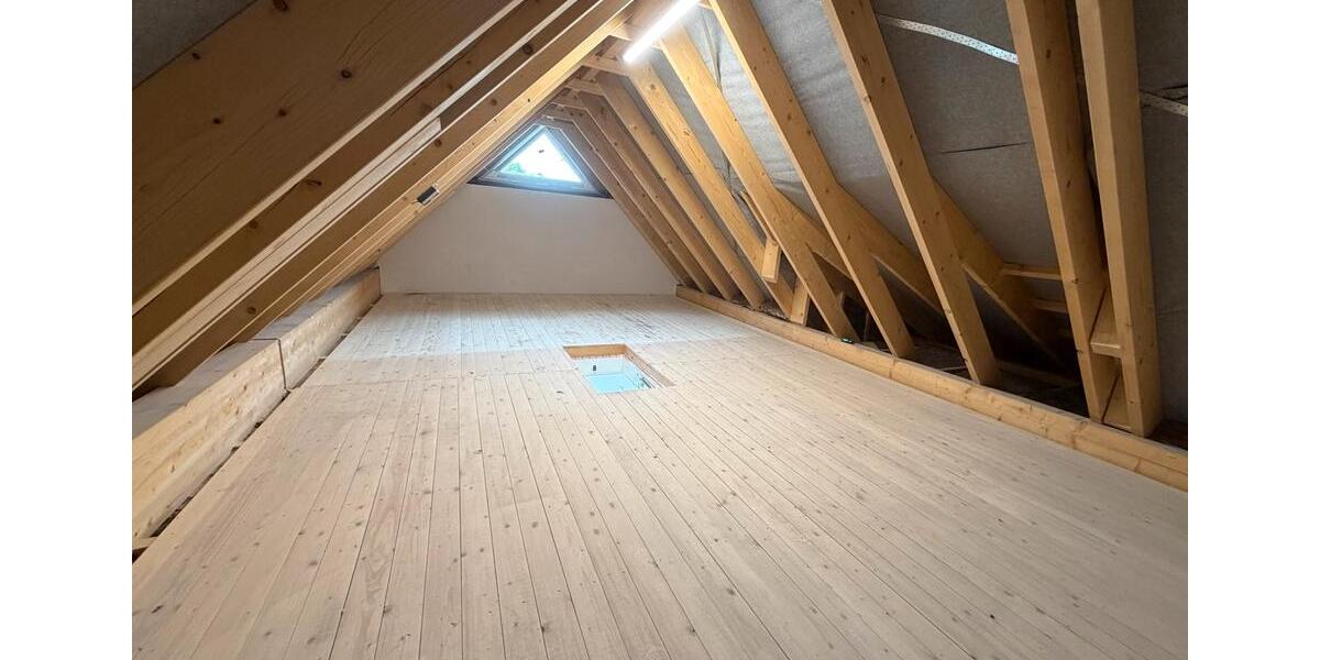 Dachgeschoßwohnung Rastede - 3 Zimmer, 73 m&sup2;, 318.000&euro; | Angebot:27166850