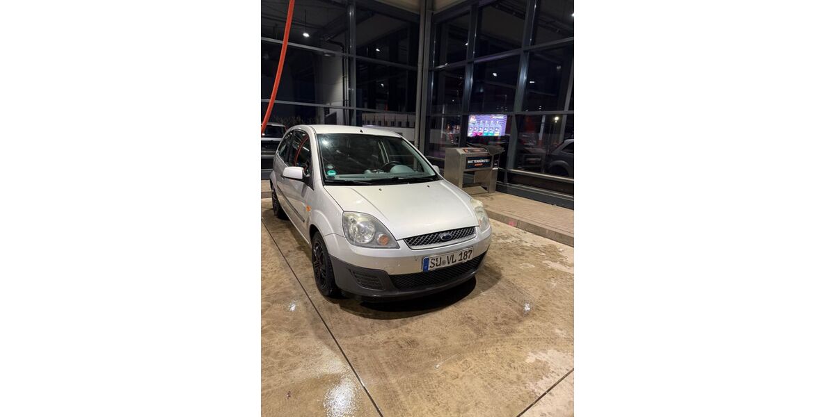 Ford Fiesta 150.000 km 1.300 &euro; Niederkassel 53859