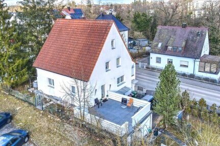 Platz für die ganze Familie - Einfamilienhaus mit großem Garten, Garage + EBK in 91154 Roth