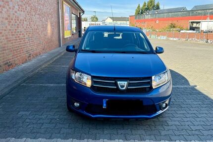 Dacia Sandero 124.000 km 5.200 &euro; Köln 50825