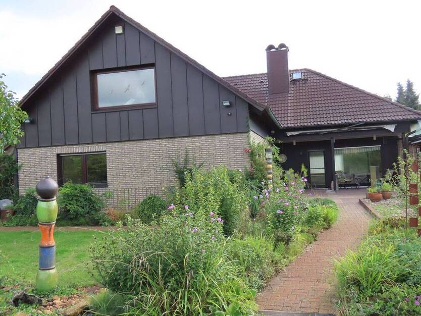 41542 Dormagen-Ückerath: Freistehendes, großes Einfamilienhaus in unverbaubarer Südwestlage