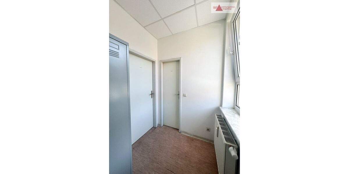 Gewerbeobjekt Kirchberg Burkersdorf - 3 Zimmer, 330&euro; | Angebot:25374665