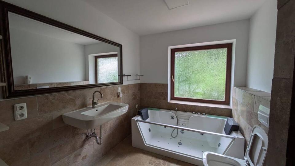 Großes Haus mit vielen Möglichkeiten zimmer