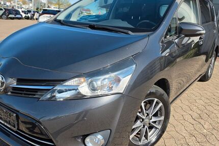 Toyota Verso 99.450 km 12.990 &euro; Hildesheim 31137