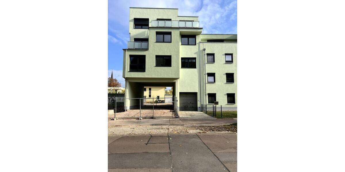 Exklusive Eigentumswohnung inkl. sehr hochwertiger Einbauküche und großem Balkon, optional Stellplatz 3 zimmer