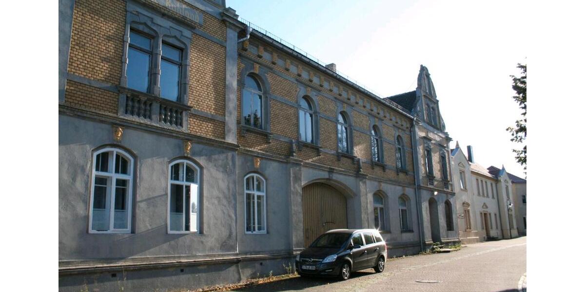 Villa Röderland - 10 Zimmer, 500 m&sup2;, 128.000&euro; | Angebot:26994946
