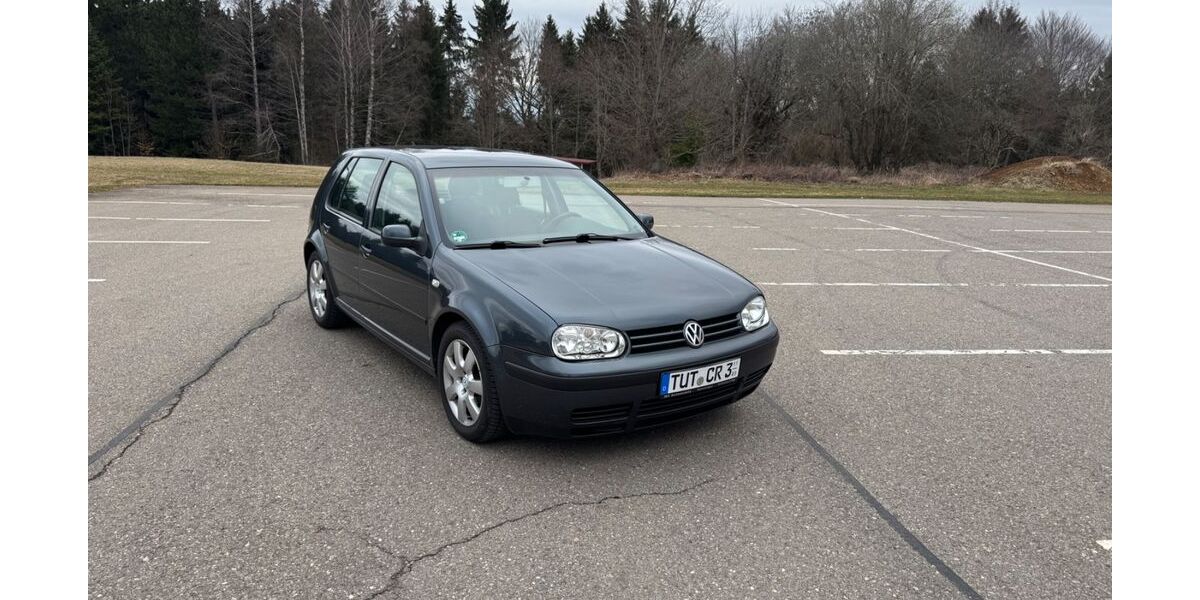 VW Golf 241.000 km 5.999 &euro; Hausen ob Verena 78595