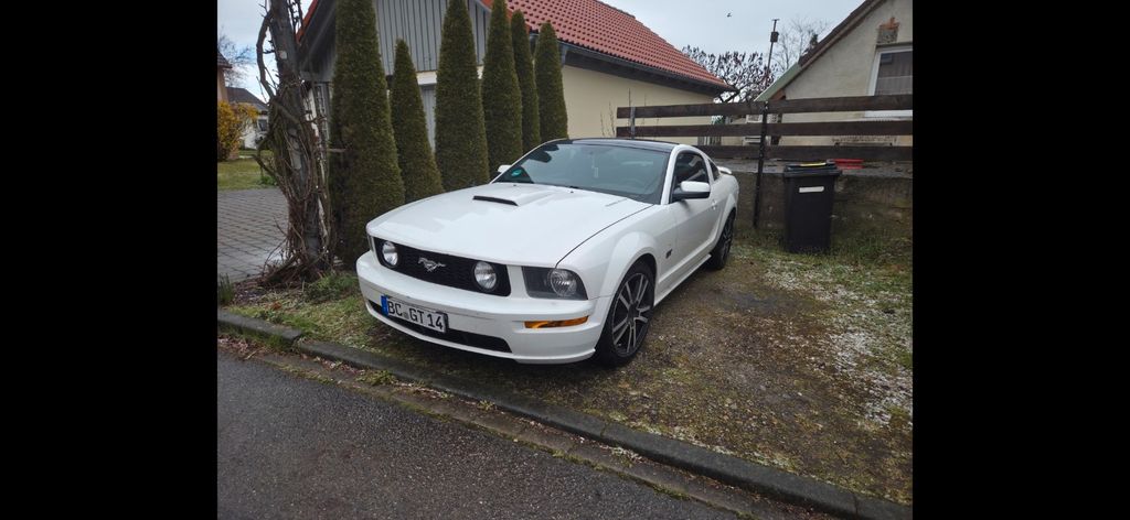 Ford Mustang 111.779 km 12.900 &euro; Dettingen an der Iller 88451