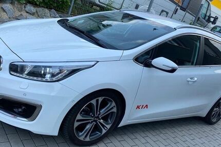 Kia ceed Sportswagon 240.000 km 7.300 &euro; Wettin-Löbejün 06193