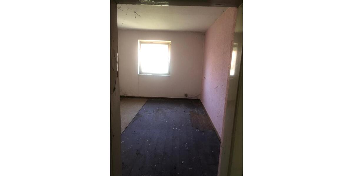 Einfamilienhaus Bad Neustadt an der Saale - 7 Zimmer, 163 m&sup2;, 120.000&euro; | Angebot:26649568
