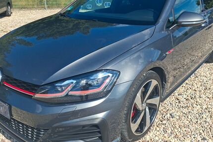 VW Golf 110.000 km 16.999 &euro; Bitterfeld-Wolfen OT Wolfen 06766