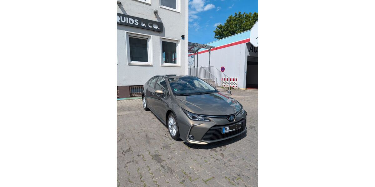 Toyota Corolla 46.000 km 21.500 &euro; München 81245