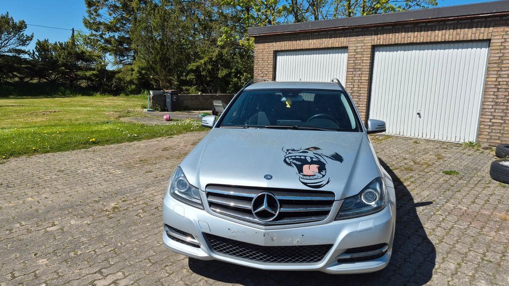 Mercedes-Benz 220 345.920 km 4.600 &euro; Taarstedt 24893
