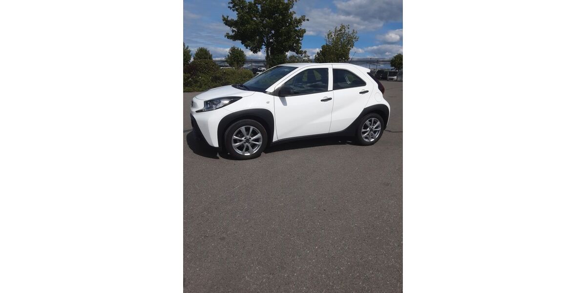 Toyota Aygo (X) 30.000 km 11.950 &euro; Aulendorf 88326