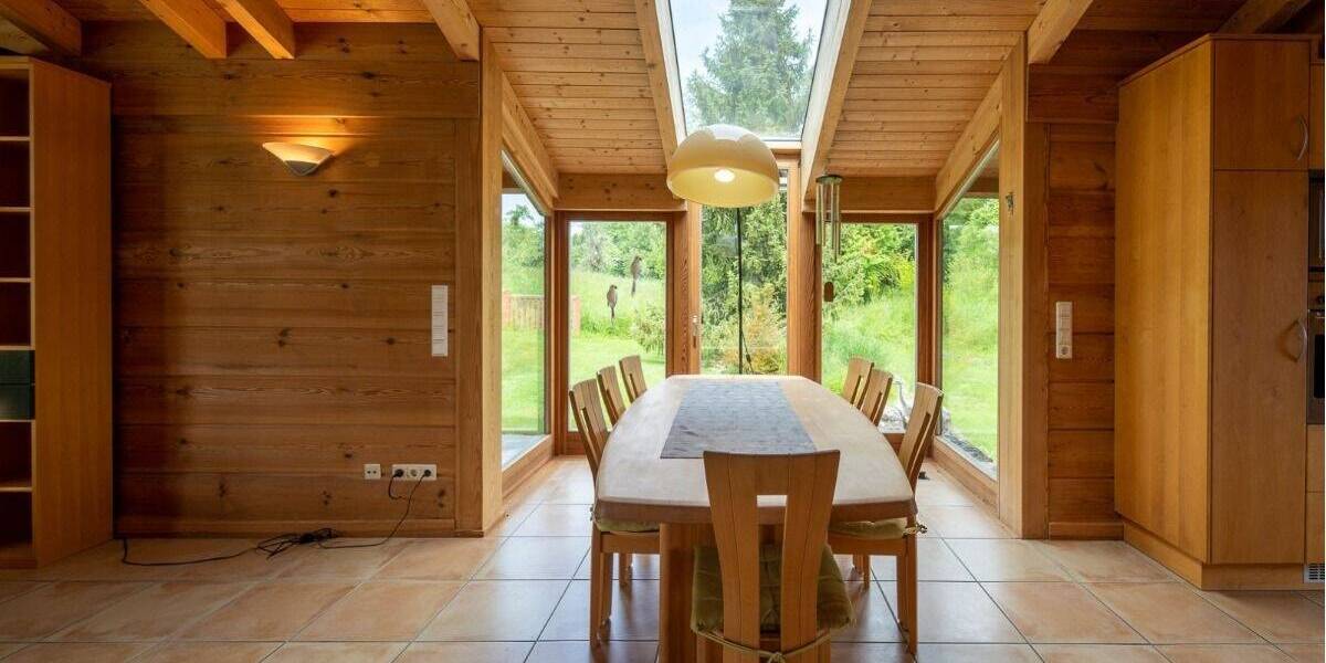 Einfamilienhaus in privilegierter Lage mit weitläufigem Garten und herrlichem Panorama 4 zimmer