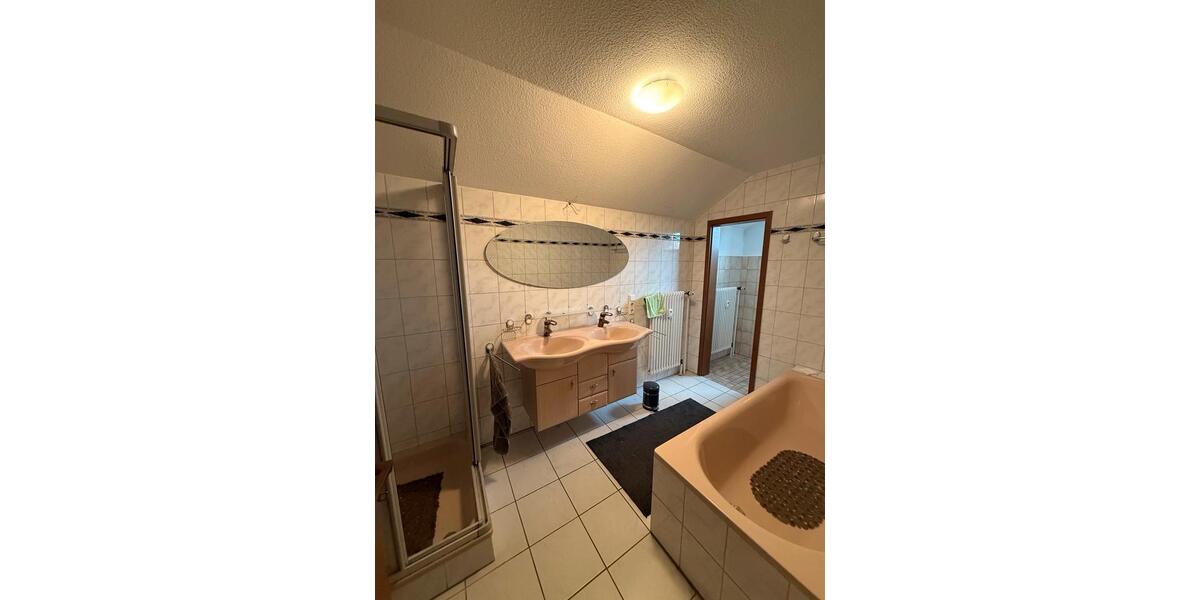 Dachgeschoßwohnung Ense - 2 Zimmer, 64 m&sup2;, 690&euro; | Angebot:24622346