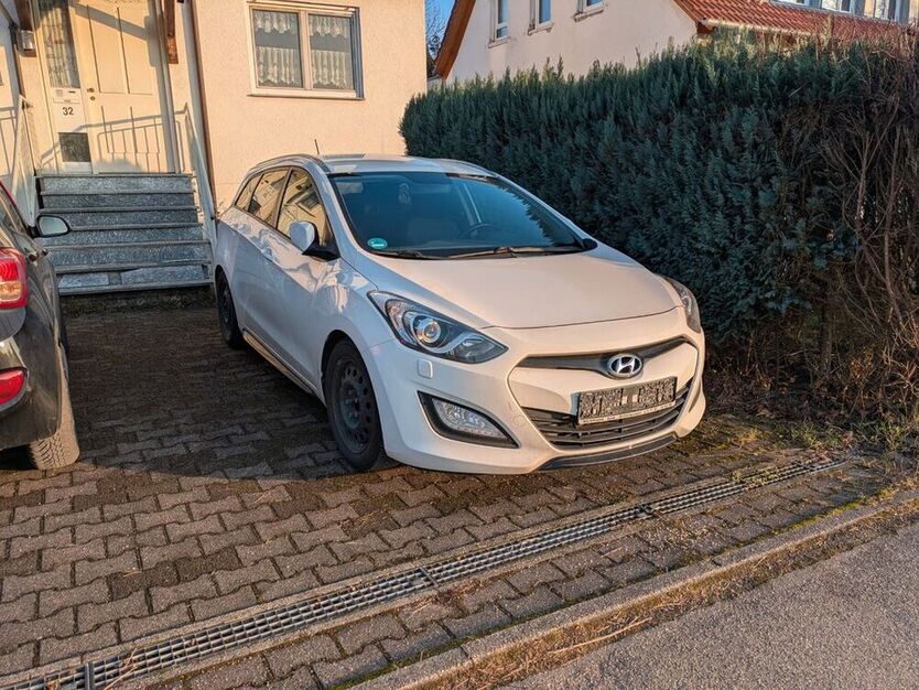 i30