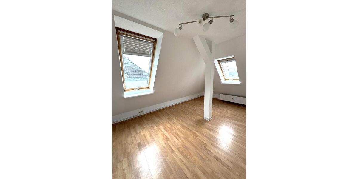 Dachgeschoßwohnung Barth - 2 Zimmer, 30 m&sup2;, 330&euro; | Angebot:26289203