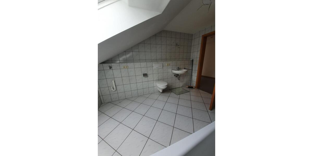 Dachgeschoßwohnung Nittenau - 2.5 Zimmer, 67 m&sup2;, 600&euro; | Angebot:26185126