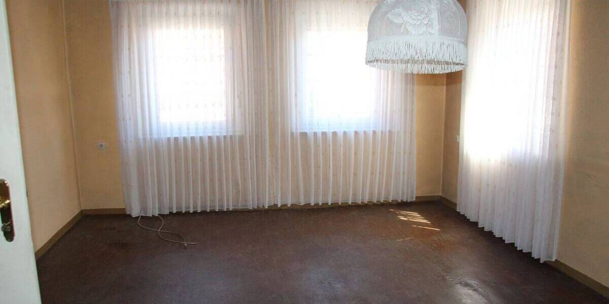 Mehrfamilienhaus, Wohnhaus Schlitz - 8 Zimmer, 158 m&sup2;, 130.000&euro; | Angebot:26805717