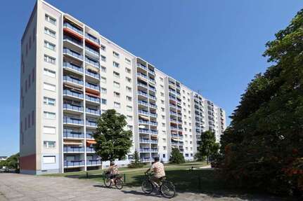 Wohnung zum Mieten in Hoyerswerda 318 € 57.77 m²