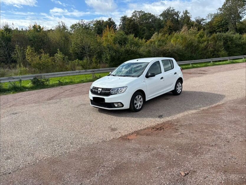 Dacia Sandero 14.000 km 9.000 € Umkirch 79224